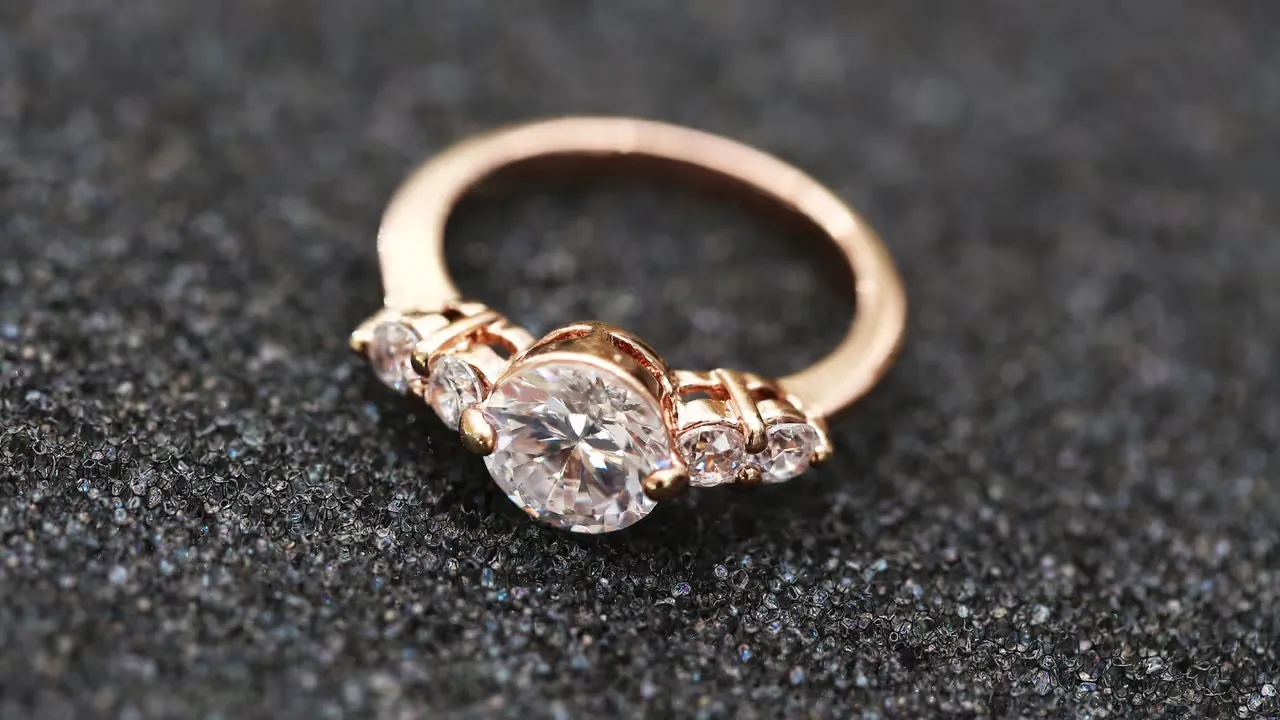 Smycken som bär på berättelser